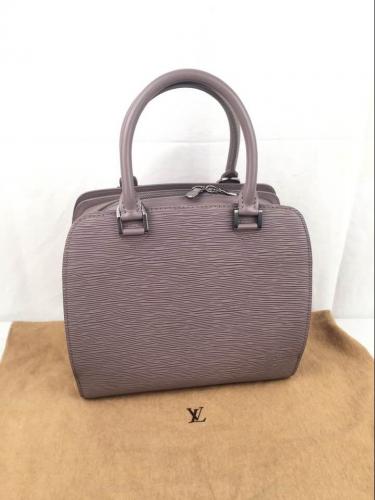 LOUIS VUITTON エピ ポンヌフ バッグ